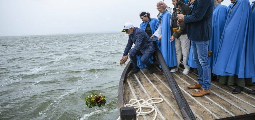 16. Atminimo vainiko plukdymas