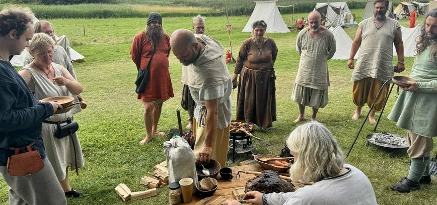 Skonių saga: senoviniai skoniai iš Lietuvos atgijo tarptautiniame Vikingų festivalyje Danijoje